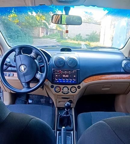 Серый Шевроле Авео, объемом двигателя 1.6 л и пробегом 145 тыс. км за 3000 $, фото 1 на Automoto.ua