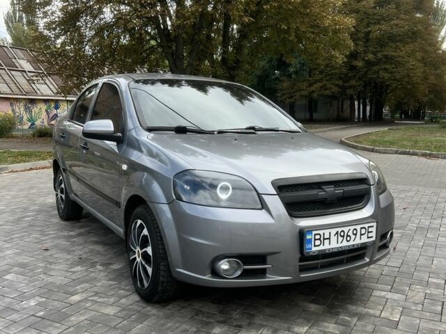 Серый Шевроле Авео, объемом двигателя 1.5 л и пробегом 199 тыс. км за 4200 $, фото 1 на Automoto.ua