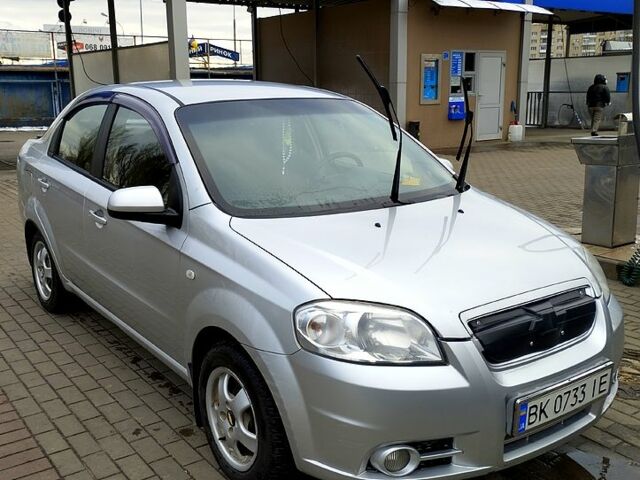 Сірий Шевроле Авео, об'ємом двигуна 1.6 л та пробігом 216 тис. км за 3400 $, фото 1 на Automoto.ua