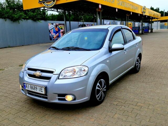 Сірий Шевроле Авео, об'ємом двигуна 1.6 л та пробігом 220 тис. км за 4200 $, фото 1 на Automoto.ua