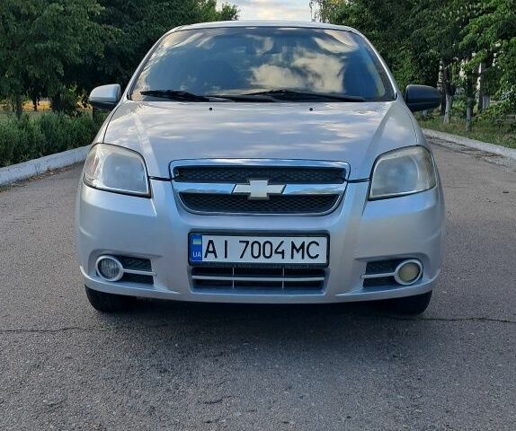Серый Шевроле Авео, объемом двигателя 1.5 л и пробегом 312 тыс. км за 2750 $, фото 1 на Automoto.ua