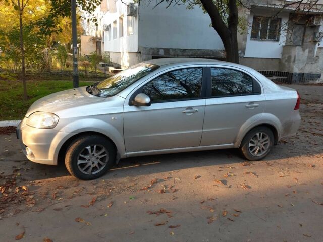 Серый Шевроле Авео, объемом двигателя 1.6 л и пробегом 170 тыс. км за 5500 $, фото 1 на Automoto.ua