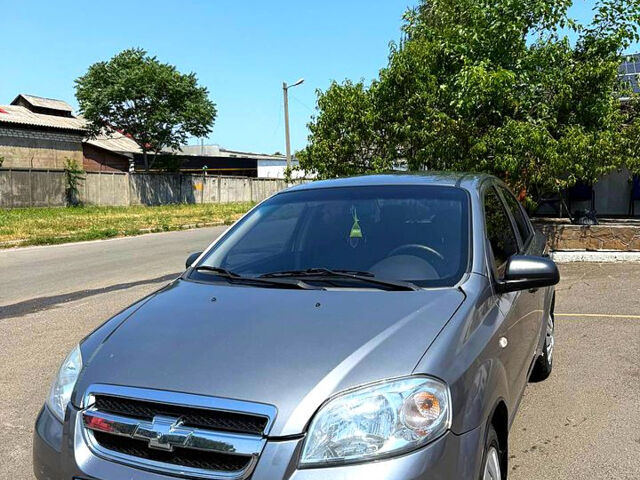 Серый Шевроле Авео, объемом двигателя 1.5 л и пробегом 330 тыс. км за 3000 $, фото 1 на Automoto.ua