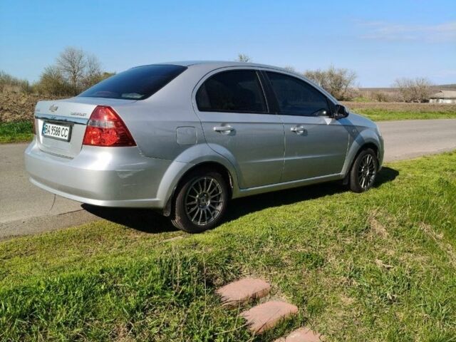 Серый Шевроле Авео, объемом двигателя 1.6 л и пробегом 200 тыс. км за 3900 $, фото 1 на Automoto.ua