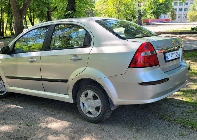 Сірий Шевроле Авео, об'ємом двигуна 1.6 л та пробігом 250 тис. км за 2600 $, фото 1 на Automoto.ua