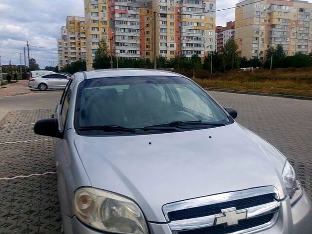 Серый Шевроле Авео, объемом двигателя 1.2 л и пробегом 350 тыс. км за 3200 $, фото 1 на Automoto.ua