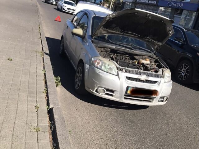 Сірий Шевроле Авео, об'ємом двигуна 1.6 л та пробігом 280 тис. км за 1400 $, фото 1 на Automoto.ua