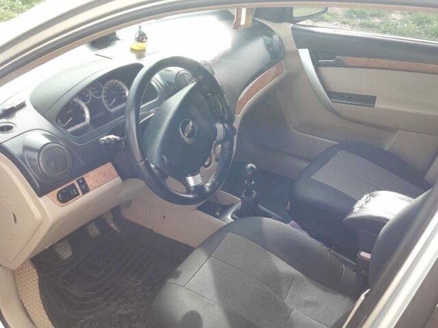 Серый Шевроле Авео, объемом двигателя 1.6 л и пробегом 270 тыс. км за 4500 $, фото 1 на Automoto.ua