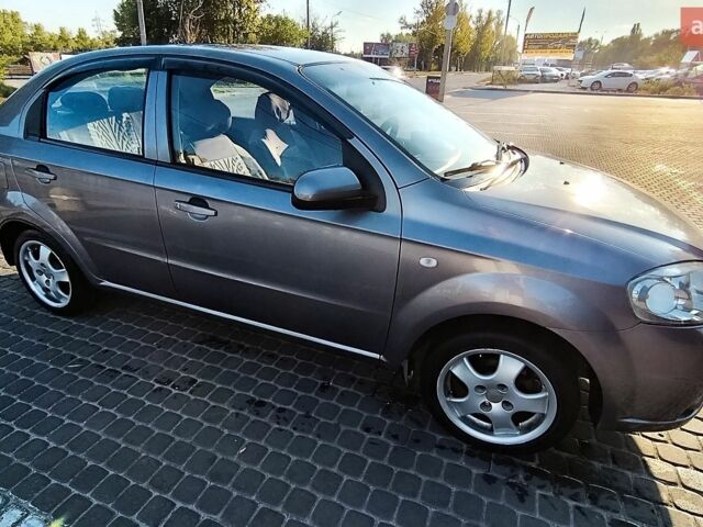 Серый Шевроле Авео, объемом двигателя 1.4 л и пробегом 238 тыс. км за 3300 $, фото 1 на Automoto.ua