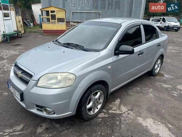 Серый Шевроле Авео, объемом двигателя 1.5 л и пробегом 250 тыс. км за 3600 $, фото 1 на Automoto.ua