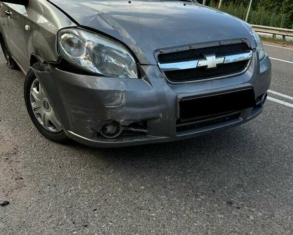 Сірий Шевроле Авео, об'ємом двигуна 1.5 л та пробігом 340 тис. км за 1850 $, фото 1 на Automoto.ua