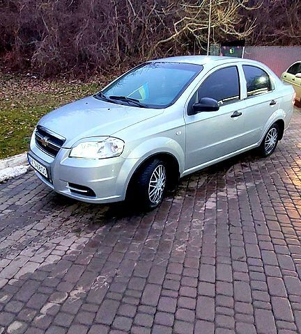Серый Шевроле Авео, объемом двигателя 1.5 л и пробегом 210 тыс. км за 3700 $, фото 1 на Automoto.ua