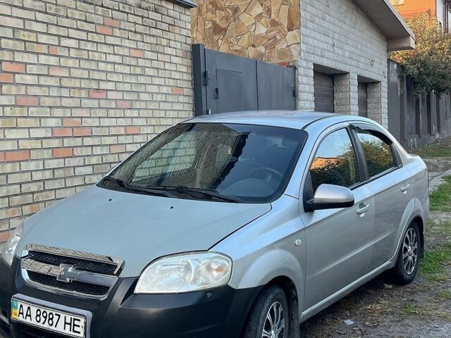 Серый Шевроле Авео, объемом двигателя 1.6 л и пробегом 189 тыс. км за 3100 $, фото 1 на Automoto.ua