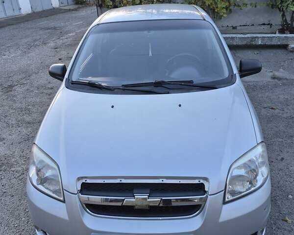 Сірий Шевроле Авео, об'ємом двигуна 1.5 л та пробігом 230 тис. км за 2700 $, фото 1 на Automoto.ua