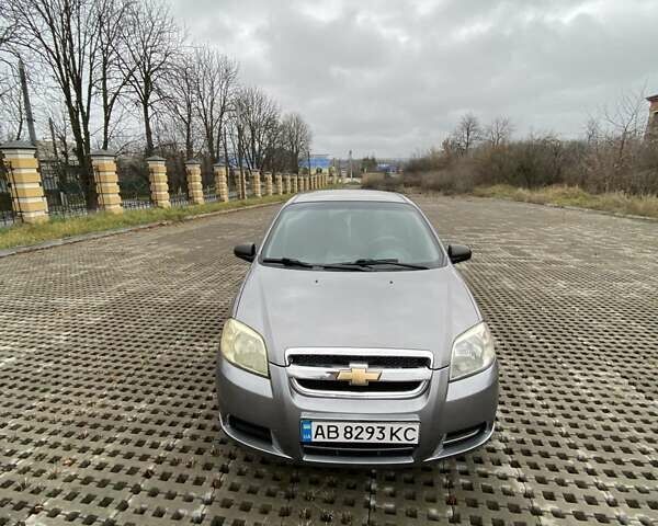 Серый Шевроле Авео, объемом двигателя 1.5 л и пробегом 245 тыс. км за 4200 $, фото 1 на Automoto.ua