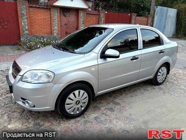 Серый Шевроле Авео, объемом двигателя 1.5 л и пробегом 165 тыс. км за 4900 $, фото 1 на Automoto.ua