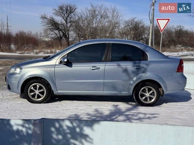 Серый Шевроле Авео, объемом двигателя 1.6 л и пробегом 169 тыс. км за 3800 $, фото 1 на Automoto.ua