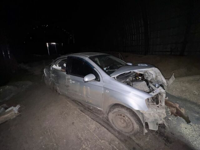 Серый Шевроле Авео, объемом двигателя 1.6 л и пробегом 300 тыс. км за 2000 $, фото 1 на Automoto.ua