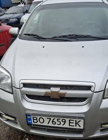 Серый Шевроле Авео, объемом двигателя 1.6 л и пробегом 250 тыс. км за 3800 $, фото 1 на Automoto.ua