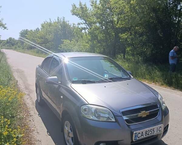 Сірий Шевроле Авео, об'ємом двигуна 1.4 л та пробігом 260 тис. км за 3800 $, фото 1 на Automoto.ua