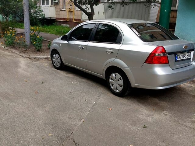 Серый Шевроле Авео, объемом двигателя 1.6 л и пробегом 208 тыс. км за 3150 $, фото 1 на Automoto.ua