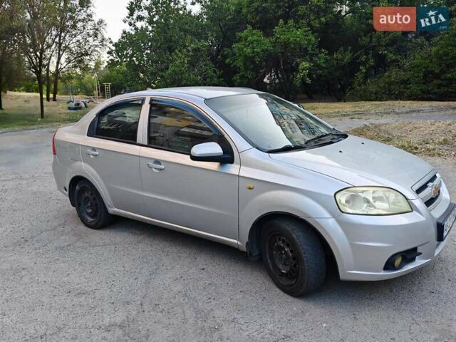 Серый Шевроле Авео, объемом двигателя 1.6 л и пробегом 142 тыс. км за 3850 $, фото 1 на Automoto.ua