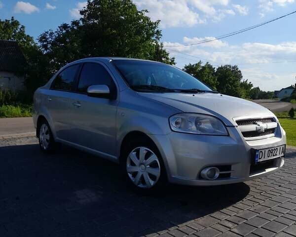 Сірий Шевроле Авео, об'ємом двигуна 1.6 л та пробігом 262 тис. км за 3200 $, фото 1 на Automoto.ua