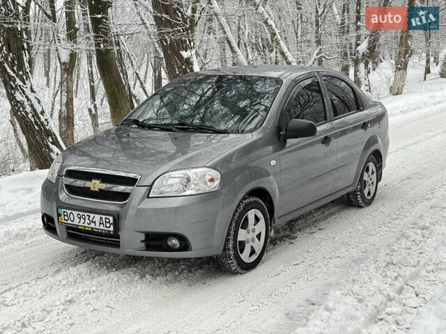 Сірий Шевроле Авео, об'ємом двигуна 1.5 л та пробігом 140 тис. км за 4350 $, фото 1 на Automoto.ua