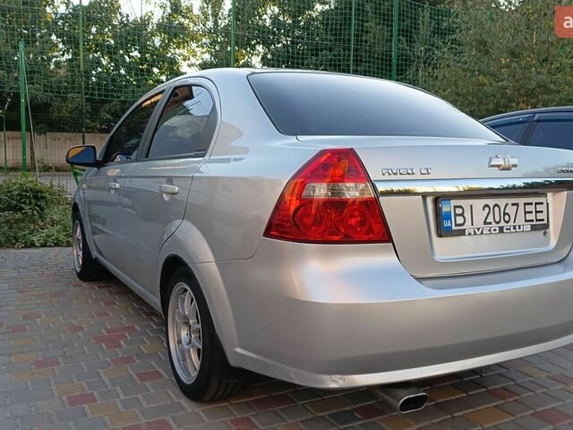 Серый Шевроле Авео, объемом двигателя 1.6 л и пробегом 175 тыс. км за 3800 $, фото 1 на Automoto.ua
