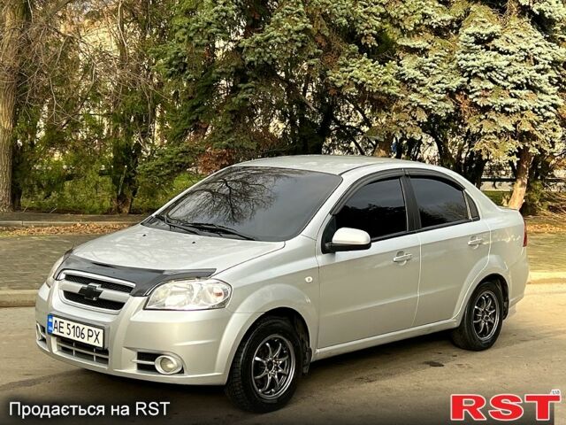 Серый Шевроле Авео, объемом двигателя 1.6 л и пробегом 229 тыс. км за 3999 $, фото 1 на Automoto.ua