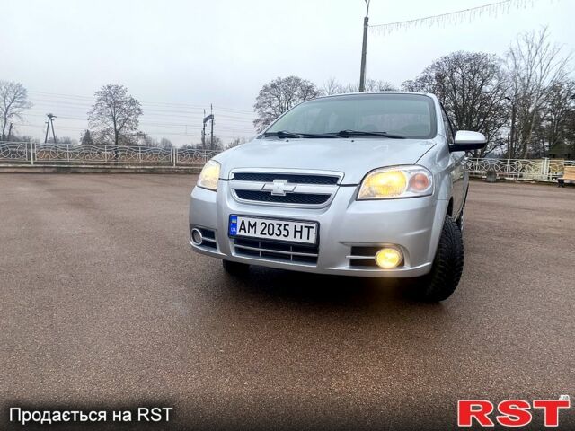 Серый Шевроле Авео, объемом двигателя 1.6 л и пробегом 170 тыс. км за 3900 $, фото 1 на Automoto.ua