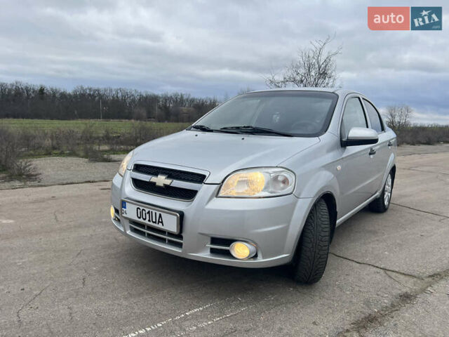 Серый Шевроле Авео, объемом двигателя 1.5 л и пробегом 115 тыс. км за 4999 $, фото 1 на Automoto.ua