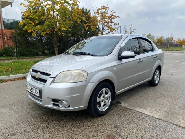 Сірий Шевроле Авео, об'ємом двигуна 1.6 л та пробігом 180 тис. км за 3500 $, фото 1 на Automoto.ua