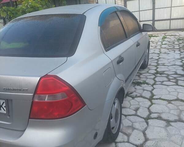 Серый Шевроле Авео, объемом двигателя 1.5 л и пробегом 90 тыс. км за 4200 $, фото 1 на Automoto.ua