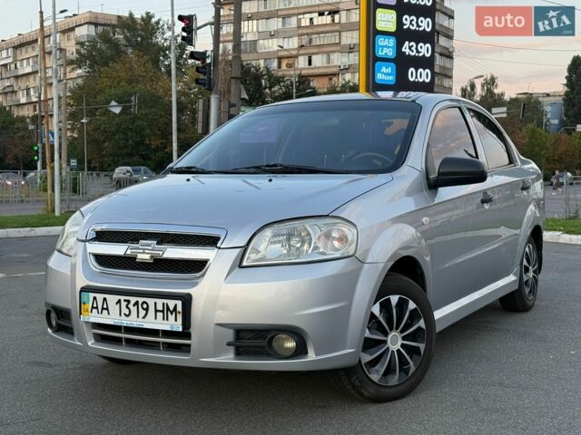 Серый Шевроле Авео, объемом двигателя 1.5 л и пробегом 180 тыс. км за 3650 $, фото 1 на Automoto.ua