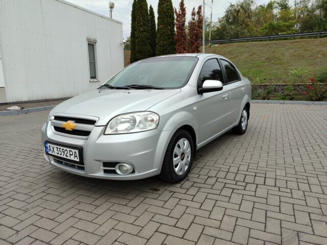 Серый Шевроле Авео, объемом двигателя 1.6 л и пробегом 90 тыс. км за 4800 $, фото 1 на Automoto.ua