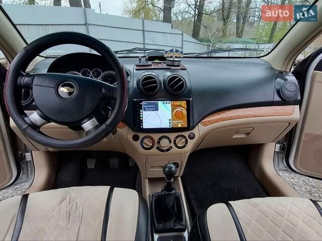 Серый Шевроле Авео, объемом двигателя 1.6 л и пробегом 159 тыс. км за 4500 $, фото 1 на Automoto.ua