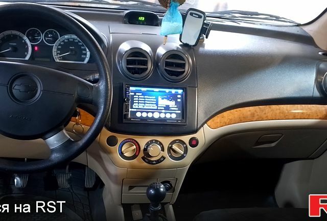 Серый Шевроле Авео, объемом двигателя 1.6 л и пробегом 240 тыс. км за 3700 $, фото 1 на Automoto.ua