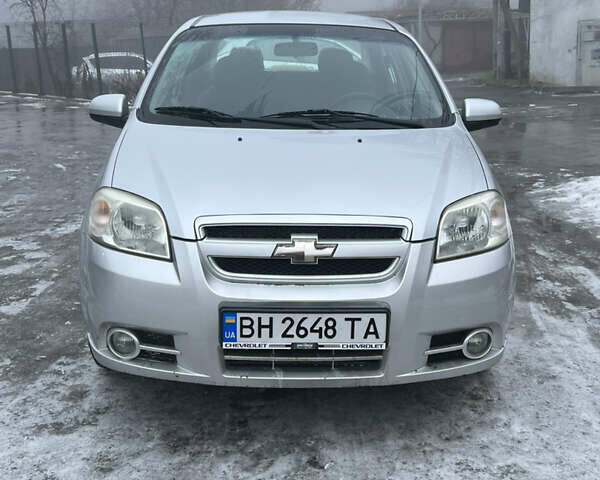 Серый Шевроле Авео, объемом двигателя 1.6 л и пробегом 159 тыс. км за 4200 $, фото 1 на Automoto.ua