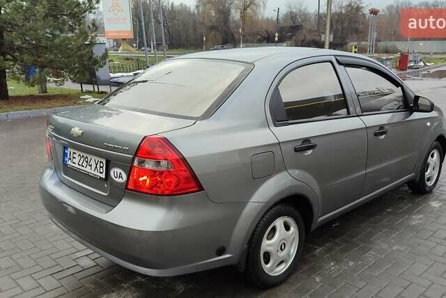 Серый Шевроле Авео, объемом двигателя 1.5 л и пробегом 114 тыс. км за 3600 $, фото 1 на Automoto.ua