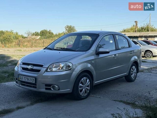 Серый Шевроле Авео, объемом двигателя 1.6 л и пробегом 178 тыс. км за 2900 $, фото 1 на Automoto.ua