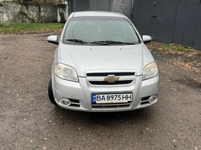 Серый Шевроле Авео, объемом двигателя 1.6 л и пробегом 250 тыс. км за 3700 $, фото 1 на Automoto.ua