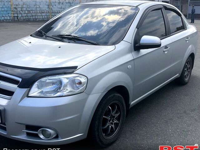 Серый Шевроле Авео, объемом двигателя 1.6 л и пробегом 200 тыс. км за 4000 $, фото 1 на Automoto.ua