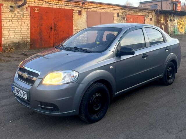 Серый Шевроле Авео, объемом двигателя 1.5 л и пробегом 151 тыс. км за 3350 $, фото 1 на Automoto.ua