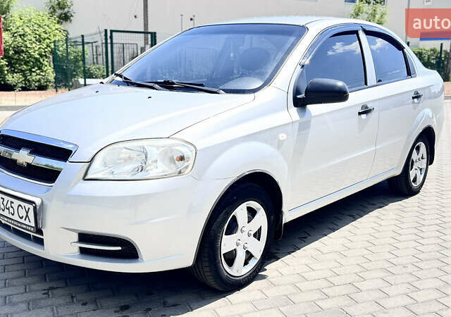 Сірий Шевроле Авео, об'ємом двигуна 1.5 л та пробігом 130 тис. км за 3650 $, фото 1 на Automoto.ua
