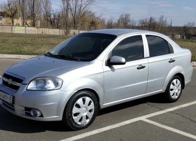 Сірий Шевроле Авео, об'ємом двигуна 1.5 л та пробігом 199 тис. км за 3650 $, фото 1 на Automoto.ua