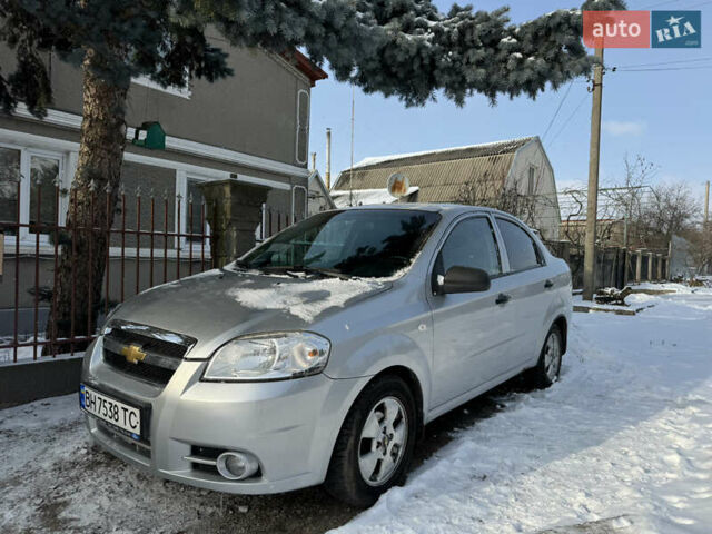 Серый Шевроле Авео, объемом двигателя 1.5 л и пробегом 134 тыс. км за 5400 $, фото 1 на Automoto.ua
