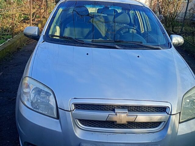 Серый Шевроле Авео, объемом двигателя 1.6 л и пробегом 1580 тыс. км за 3500 $, фото 1 на Automoto.ua