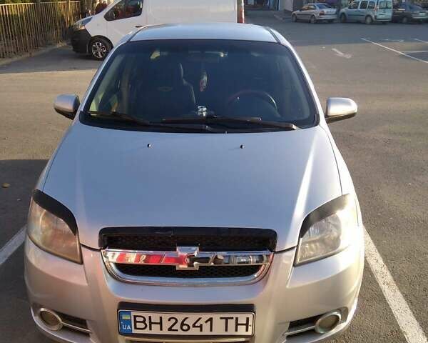 Серый Шевроле Авео, объемом двигателя 1.6 л и пробегом 225 тыс. км за 3700 $, фото 1 на Automoto.ua