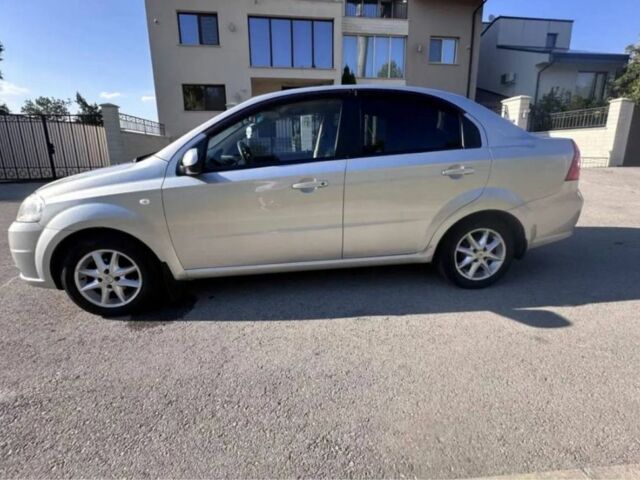 Серый Шевроле Авео, объемом двигателя 1.6 л и пробегом 141 тыс. км за 5000 $, фото 1 на Automoto.ua